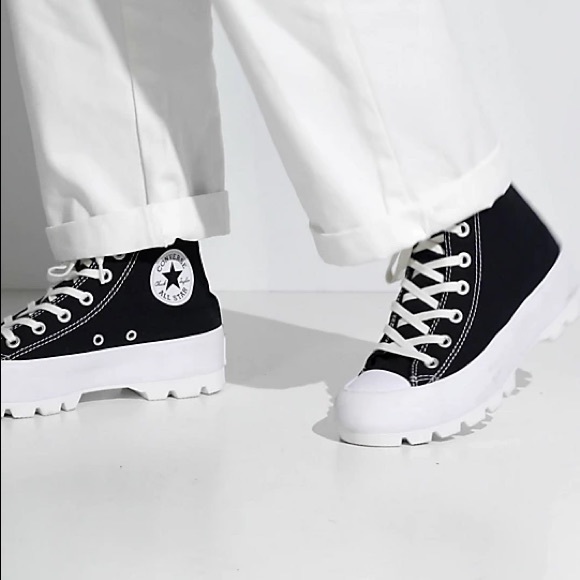 converse**SOLD** - Picture 3 of 4